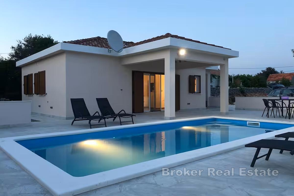 Casa con vista mare e piscina