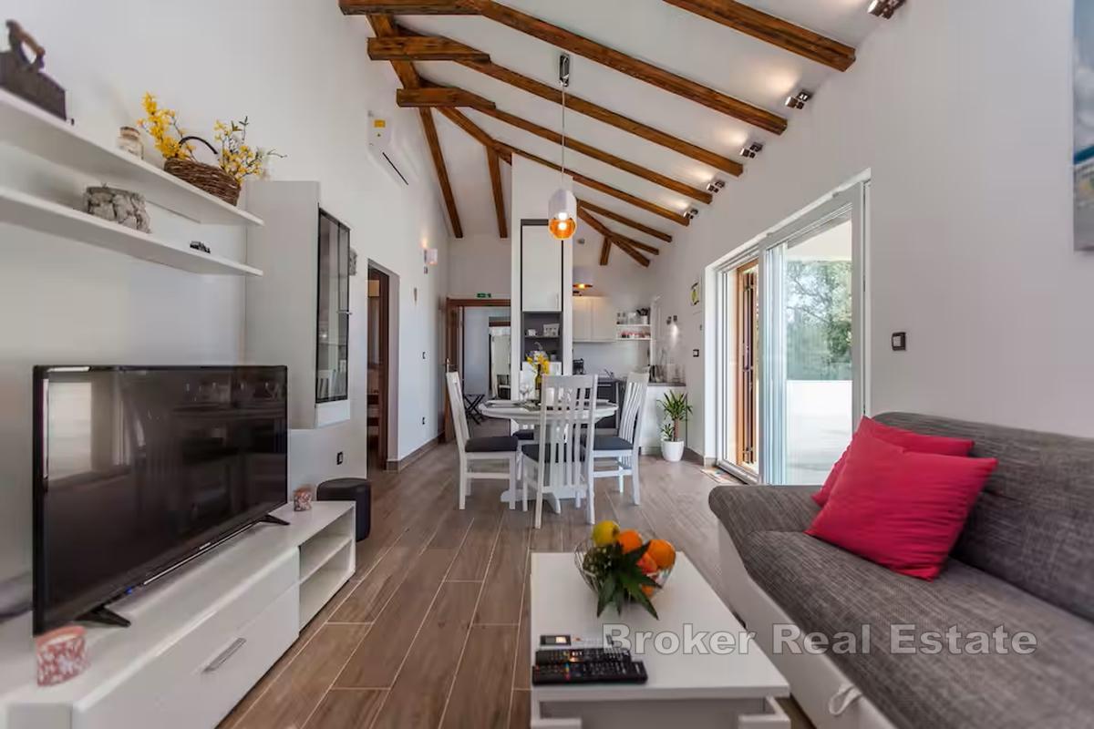 Casa con vista mare e piscina