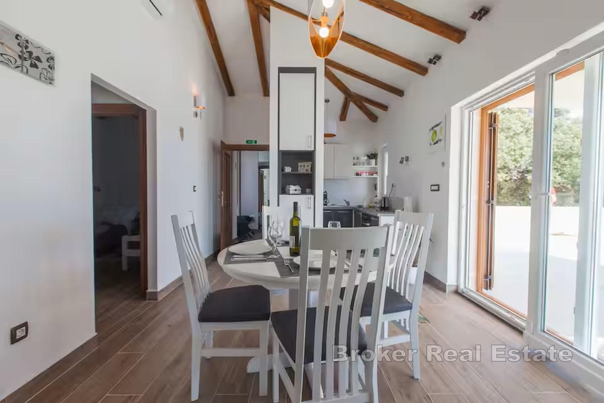 Casa con vista mare e piscina