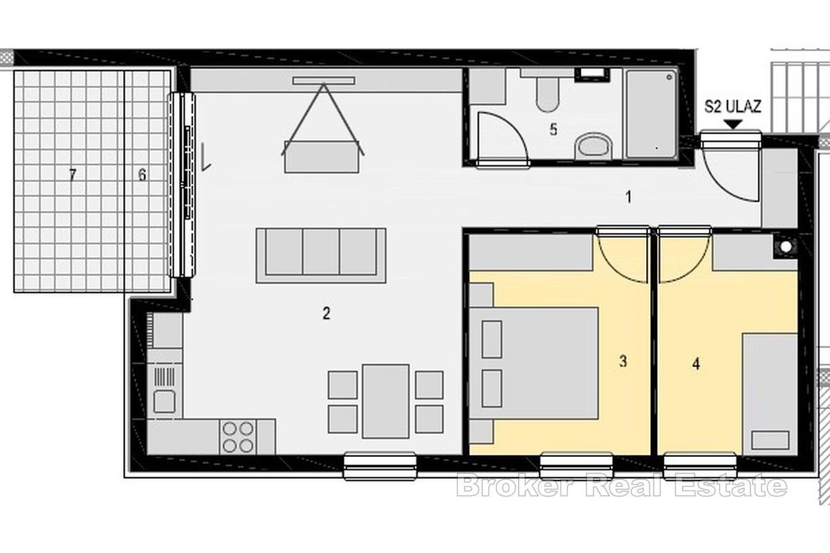 Elegancki dwupokojowy apartament w pierwszym rzędzie od morza, z prywatnym ogrodem