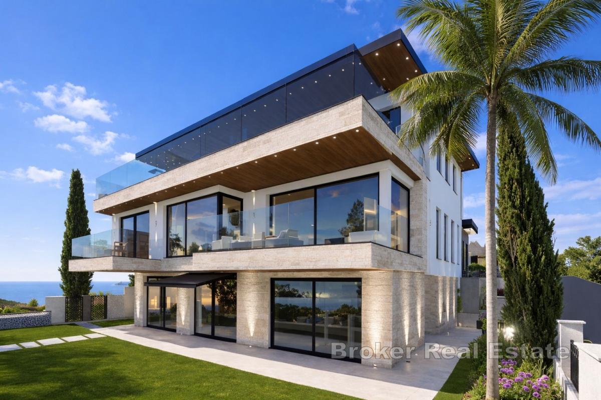 Modern takvåning i ett exceptionellt läge