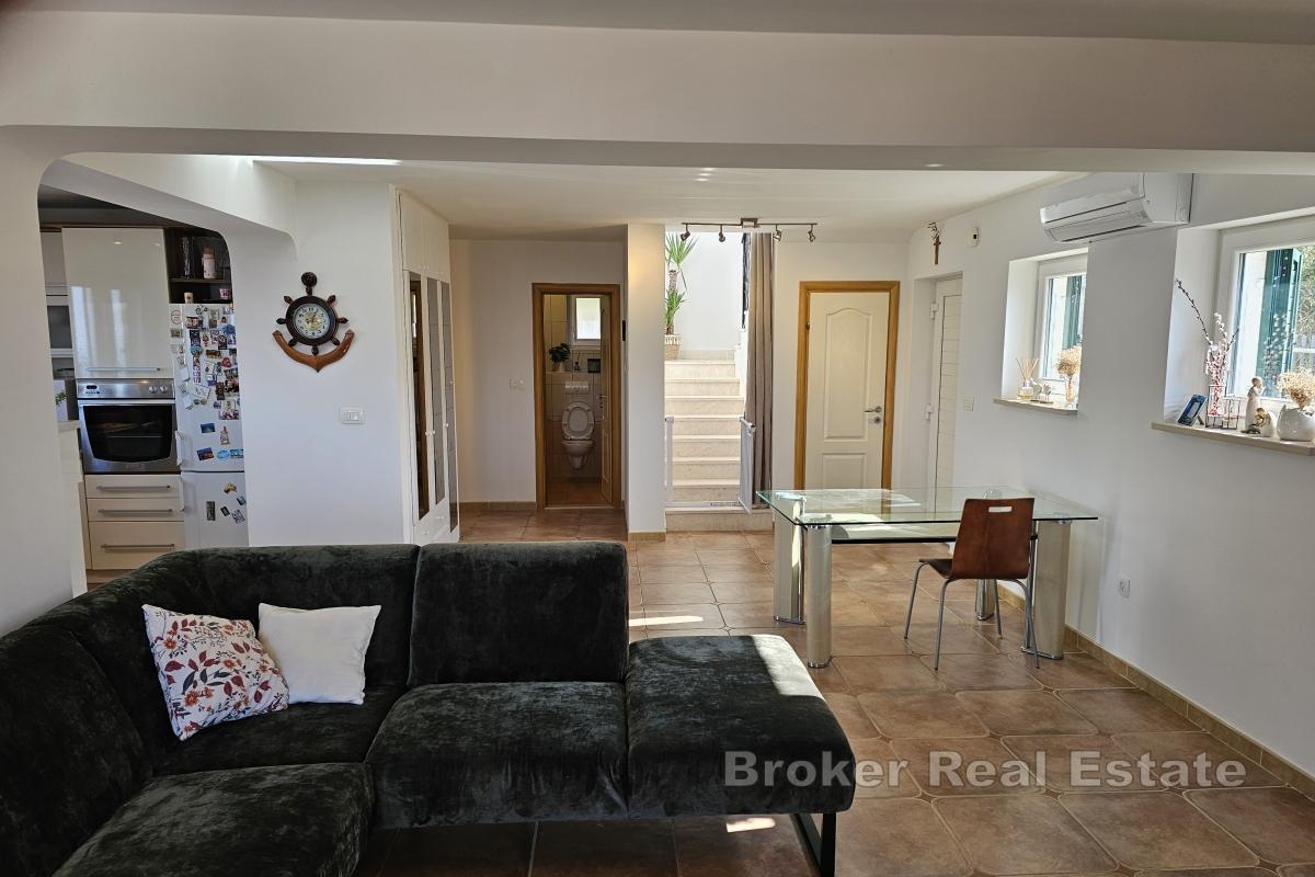 Freistehendes Haus mit Pool