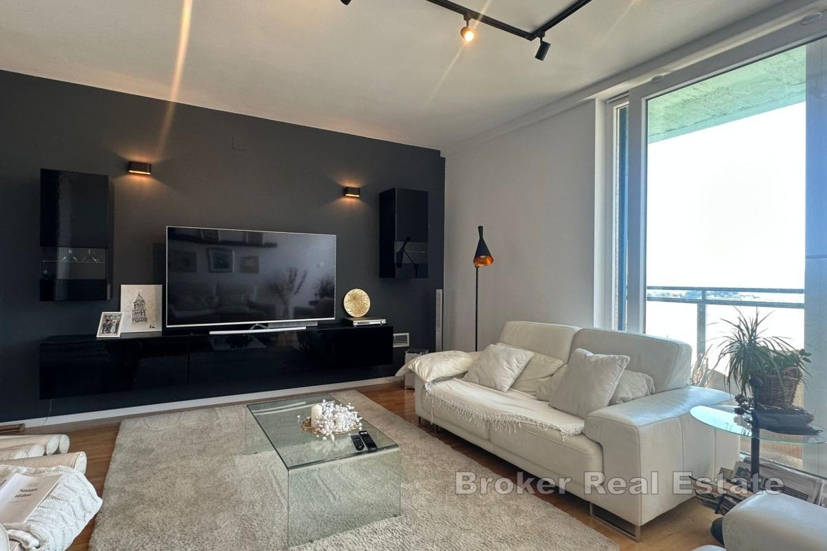 Elegant eingerichtetes Apartment mit traumhaftem Meerblick