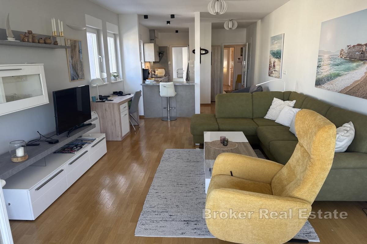 4-Zimmer-Wohnung mit Terrasse, Garten und Garage in Meeresnähe