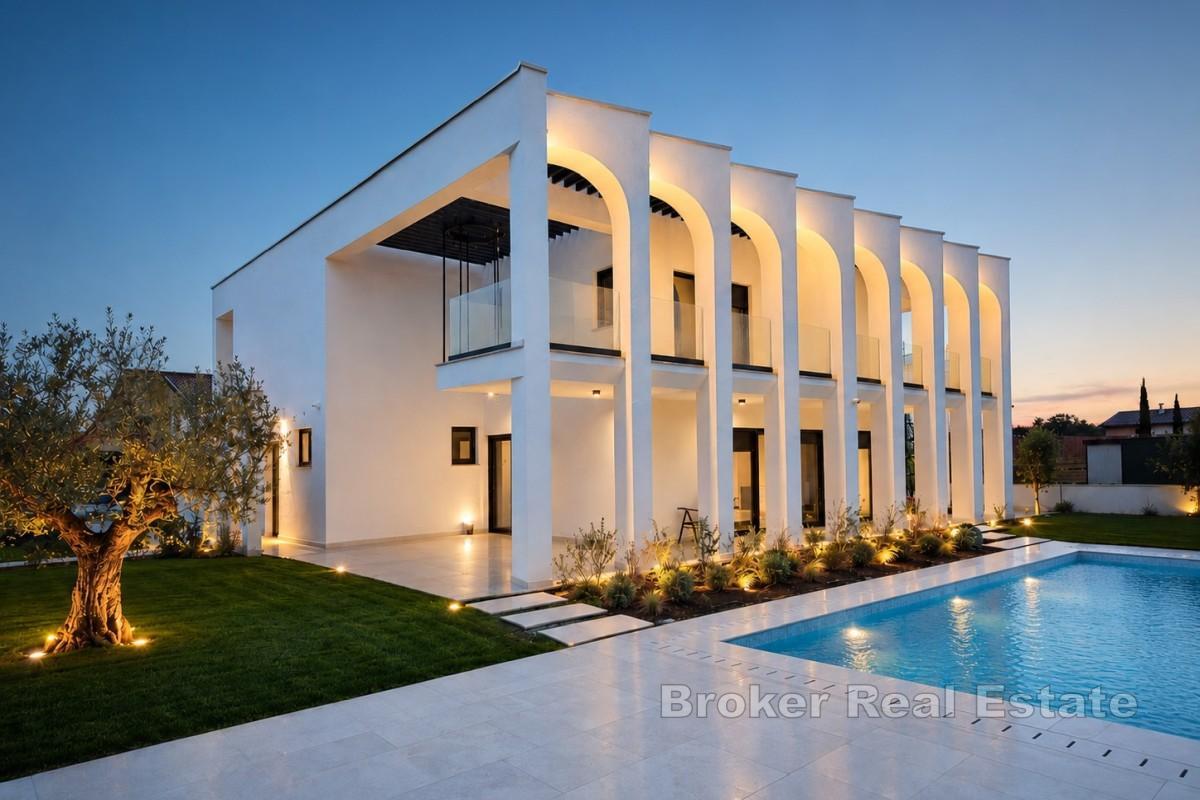 Villa moderna con piscina vicino a Umago