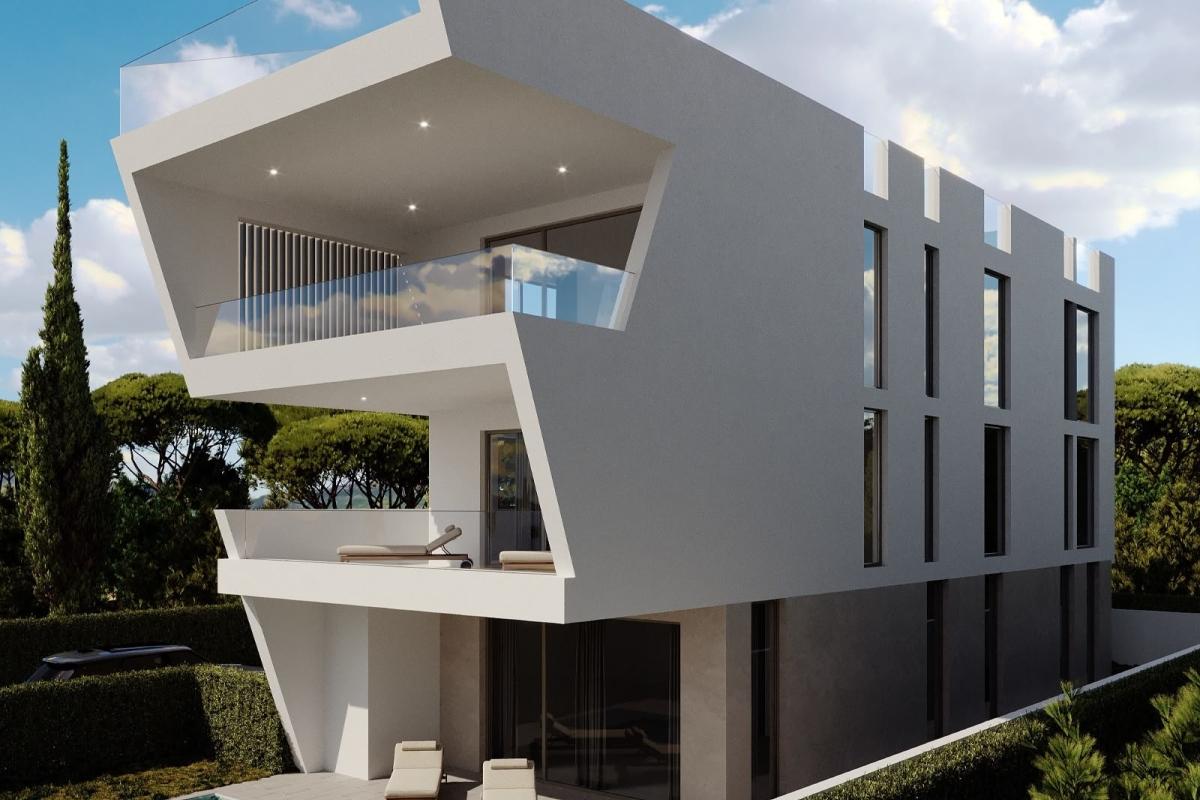 Przestronny apartament z trzema sypialniami i basenem, blisko plaży