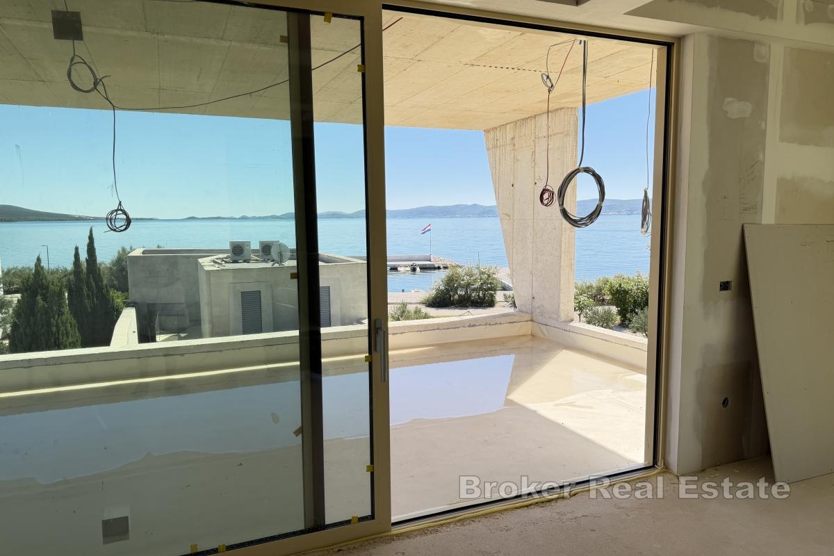 Exklusives Penthouse am Meer mit privater Dachterrasse