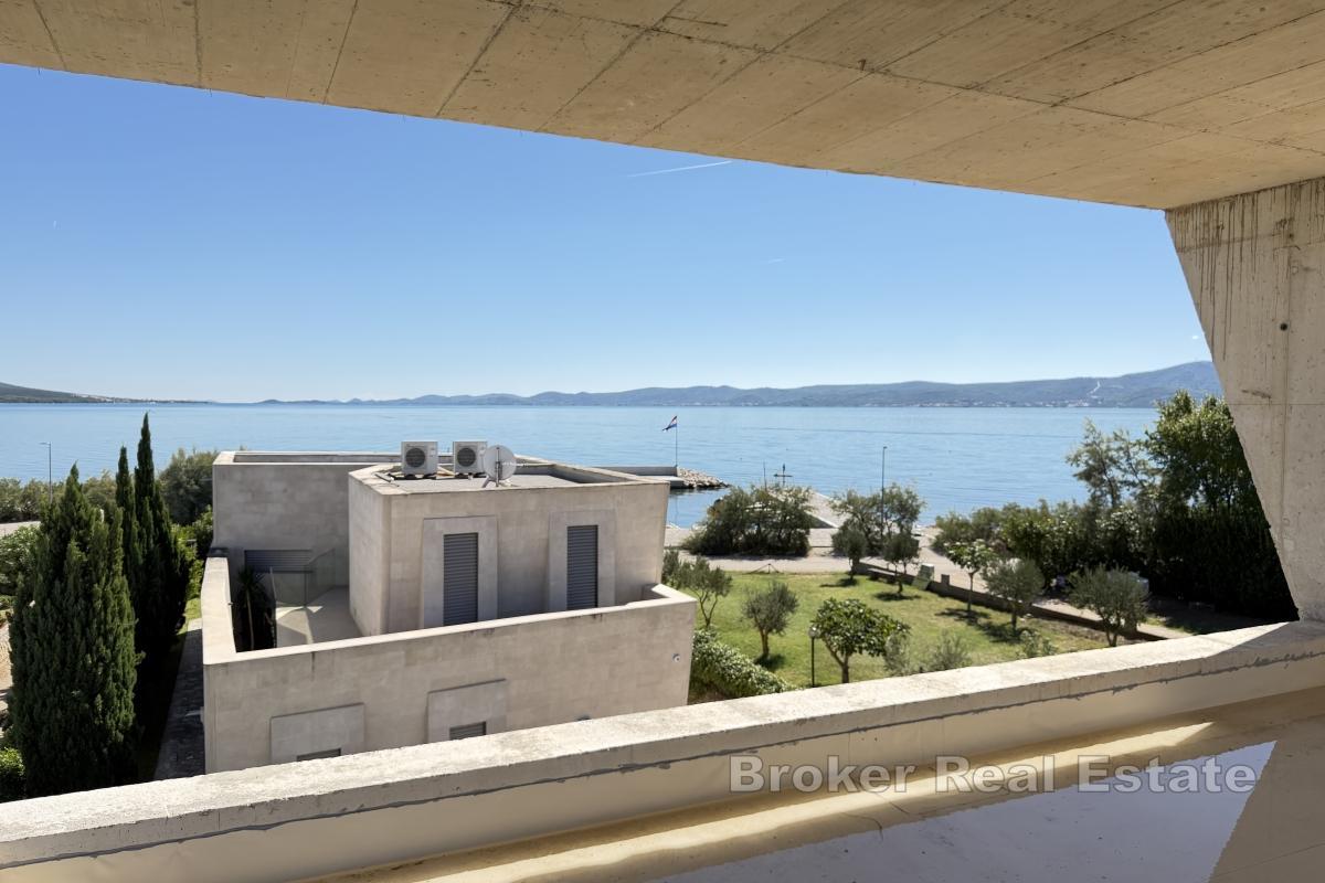 Exklusives Penthouse am Meer mit privater Dachterrasse