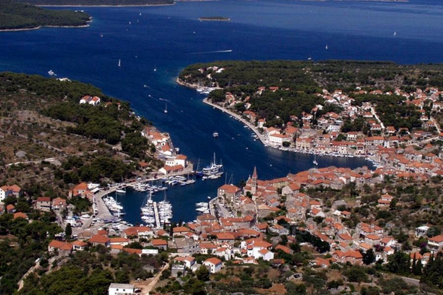 Pozemek s výhledem na moře - ostrov Brač