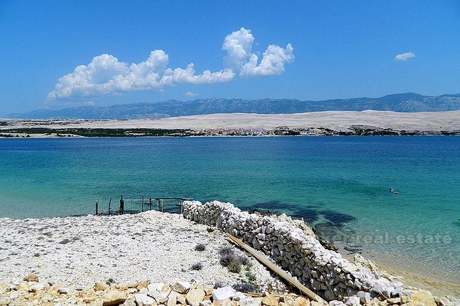 île de fins touristiques de l'intrigue du bâtiment Pag + parcelle agricole