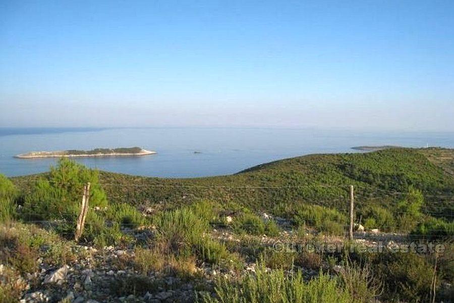 Wyspa Vis, użytki rolne w atrakcyjnej lokalizacji