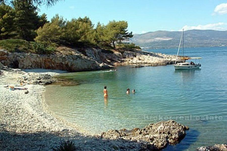 Ciovo, flera tomter nära havet!