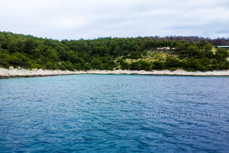 ön Brac, byggnad tomt på 3000 m2