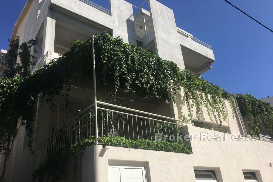 Makarska - Immeuble près de la mer