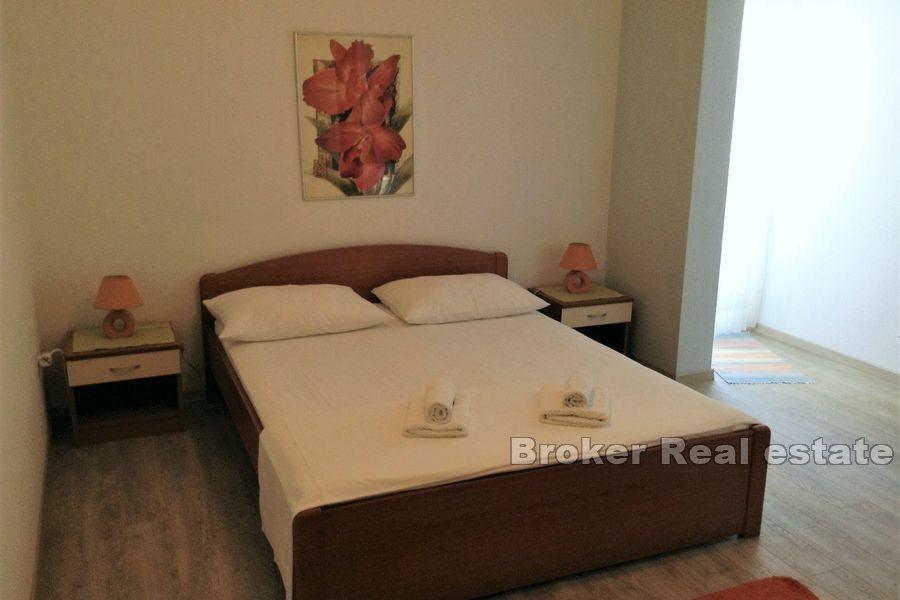 Makarska - Immeuble près de la mer