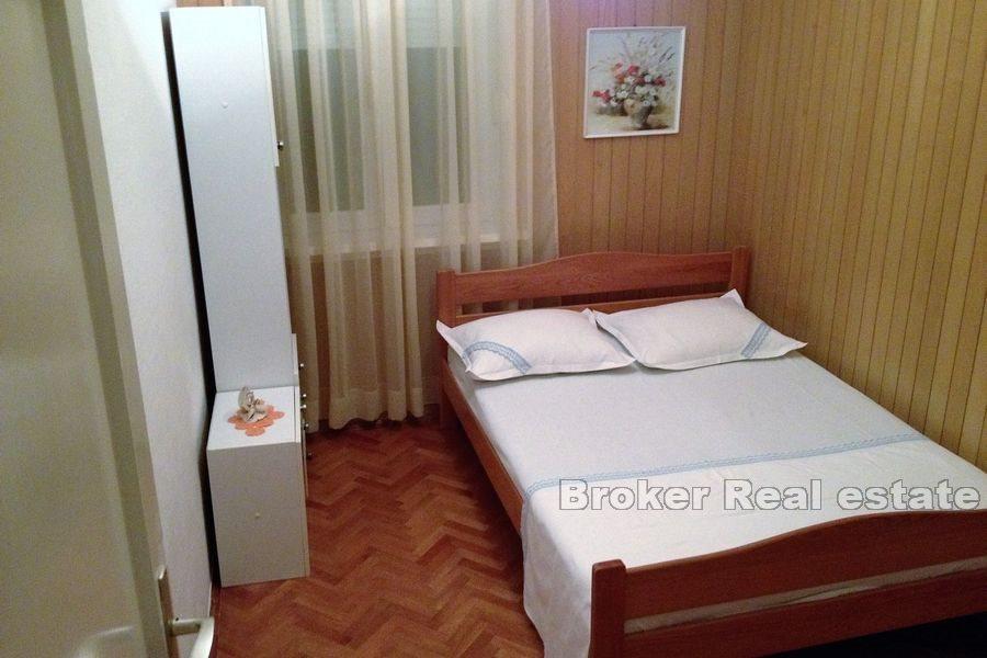 Makarska - Immeuble près de la mer