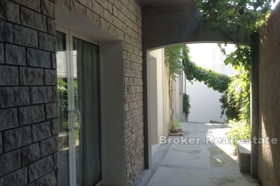 Makarska - Immeuble près de la mer