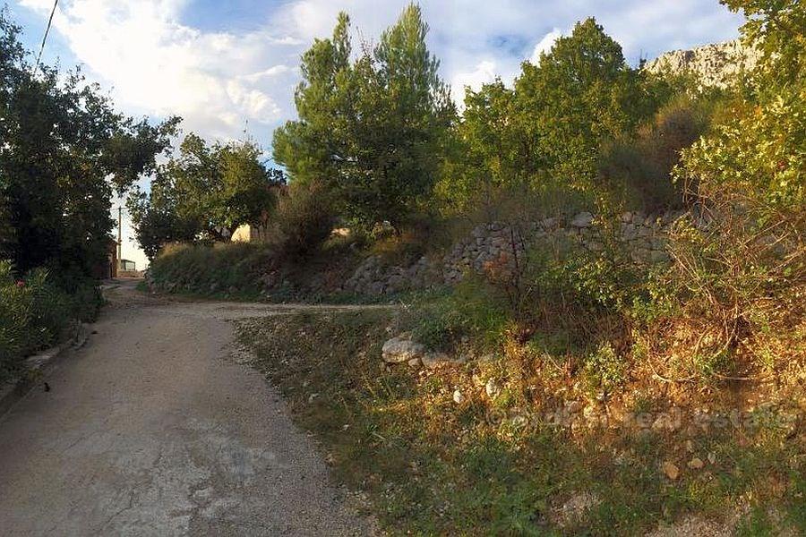 Dugi Rat, stavební pozemky