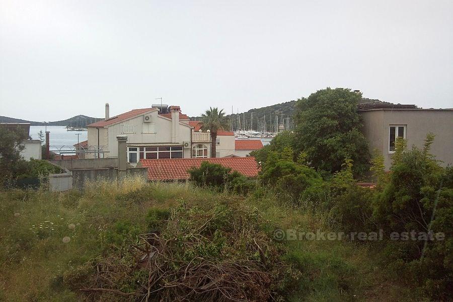 Rogoznica, pozemek o rozloze 608 m2