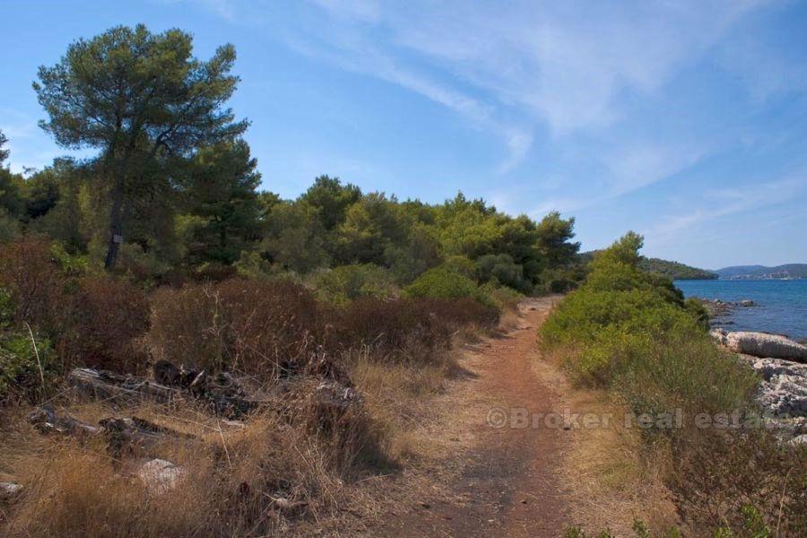 Otok Čiovo, građevinsko zemljište, prvi red do mora