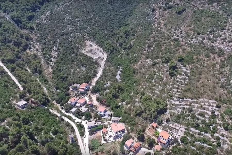 Isola di Solta, terreno edificabile con vista mare