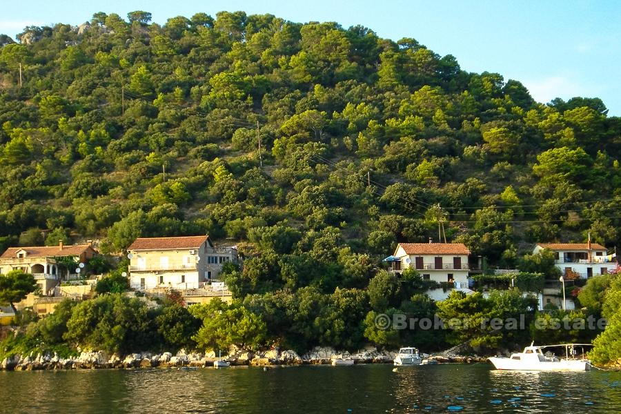 Isola di Lastovo, terreno edificabile, prima fila al mare