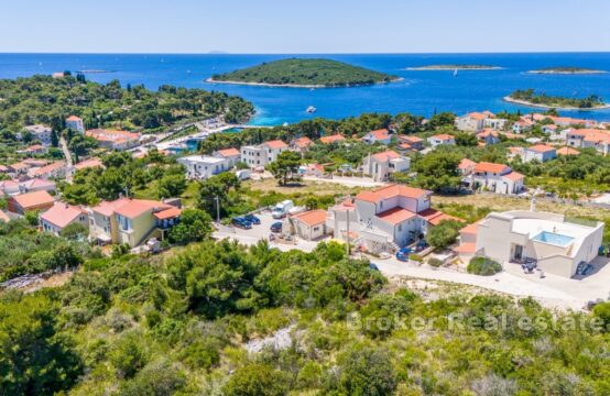 001-2031-192-Island-of-Solta-Building-land-near-the-sea-for-sale